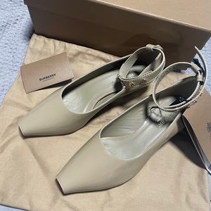 Burberry shoes